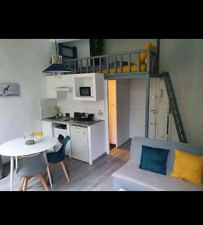 Charmant Studio Avec Mezzanine Apartment Aix-en-Provence Bagian luar foto